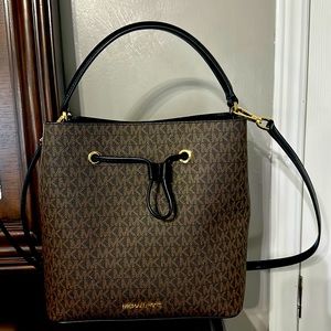Michael Kors tote